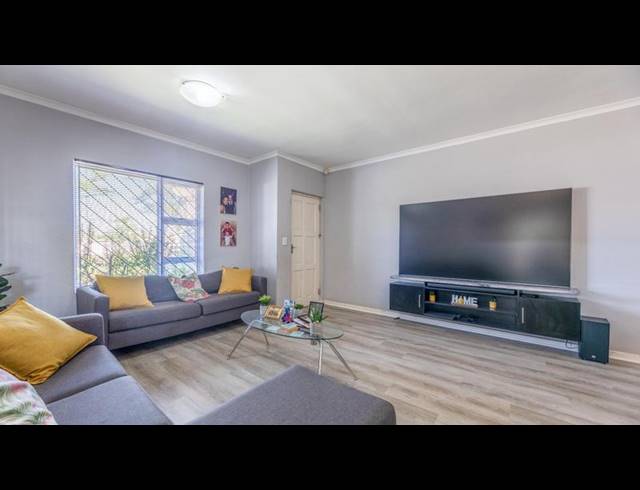 3 BEDROOM HOUSE FOR SALE IN WINDSOR PARK ESTATE